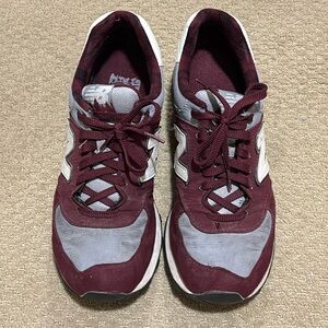 New Balance 574's Maroon Men’s 10
